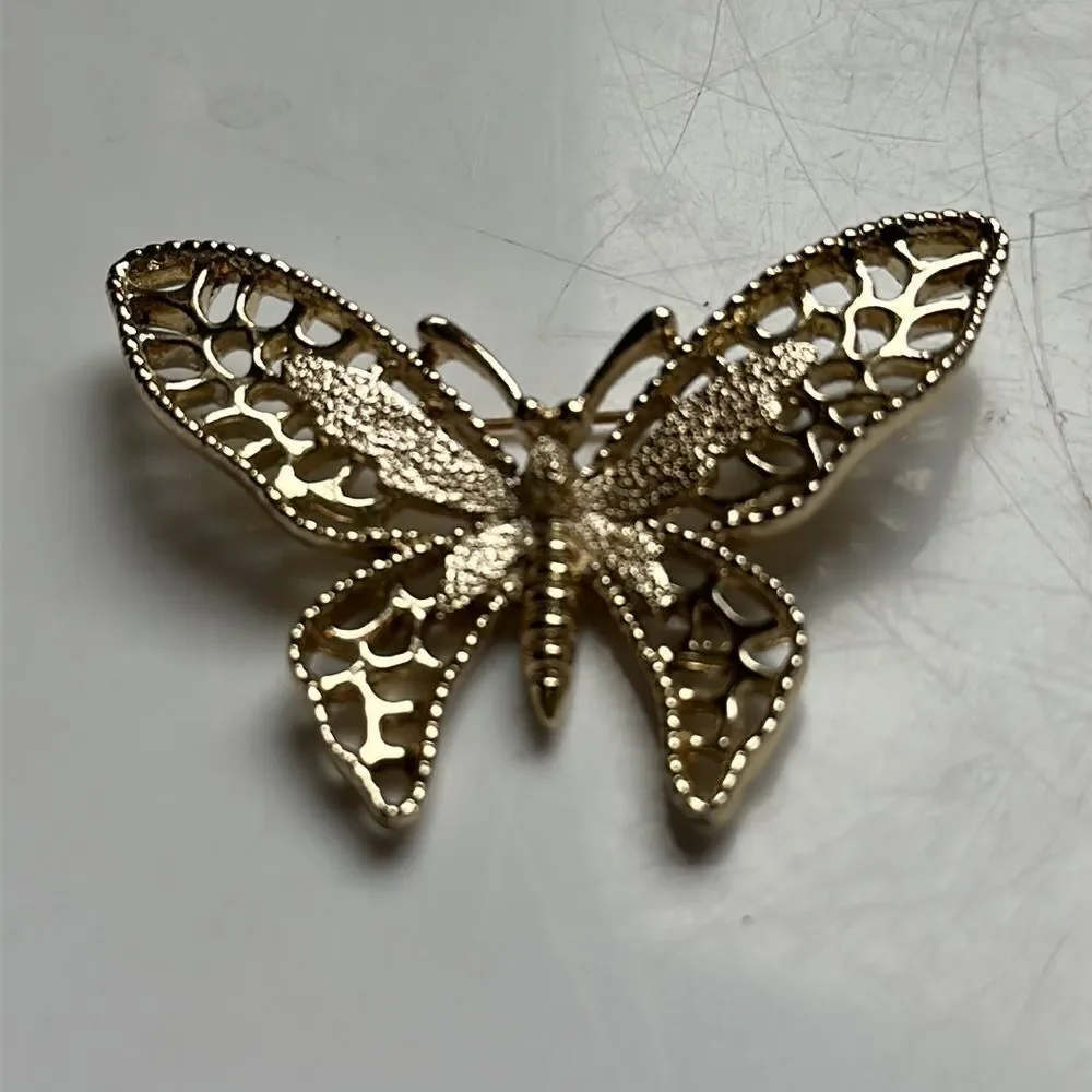 Vintage Sarah Coventry gold‎ tone butterfly brooch/pin